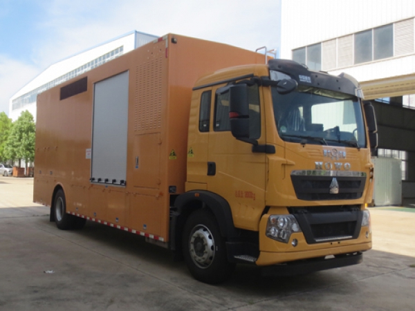 重汽單橋大流量排水搶險(xiǎn)車